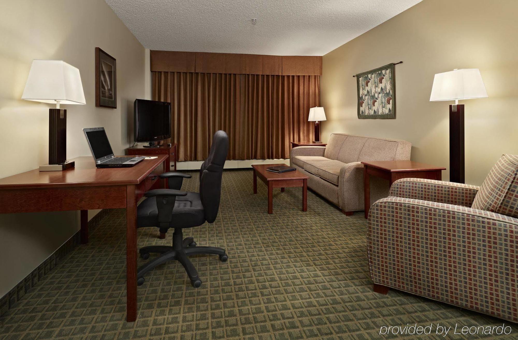 Coast Fraser Tower Yellowknife Quarto foto